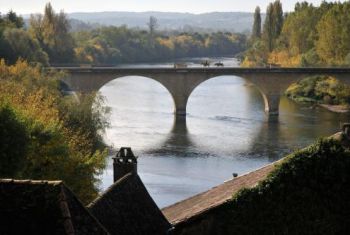 The view over the Dordogne river from the village 