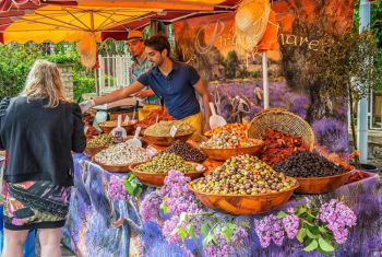 market day at St Cyprien (2 minutes walk!)