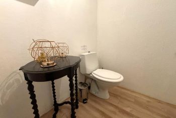 the toilet on the groudnfloor