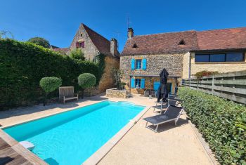 The house viewed from the bastide rempart