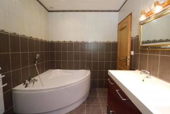 the adjacent shower room 