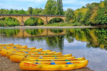 The dordogne river at Vitrac, 7km away, ideal for a swim or a canoe ride