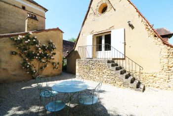 The terrace area of Le Couleyrie