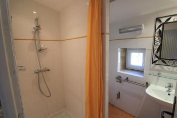 and en suite shower room