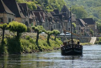 Boat trip at Beynac, on the Dordogne river