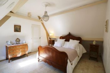 The romantic double bedroom at first floor 