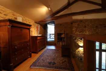 The Barn : the mezzane level and access to the House 