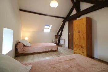 La Colline de Queyrelong  - the third twin bedroom at first floor