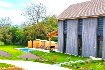 Le Séchoir and the pool area 