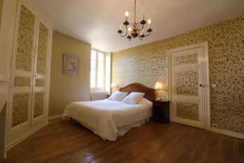 The Gold bedroom at first floor 