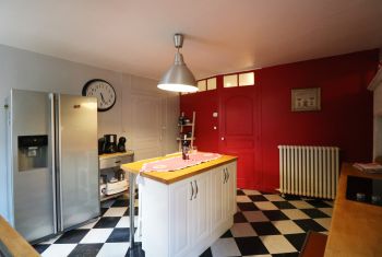 the well fitted kitchen 